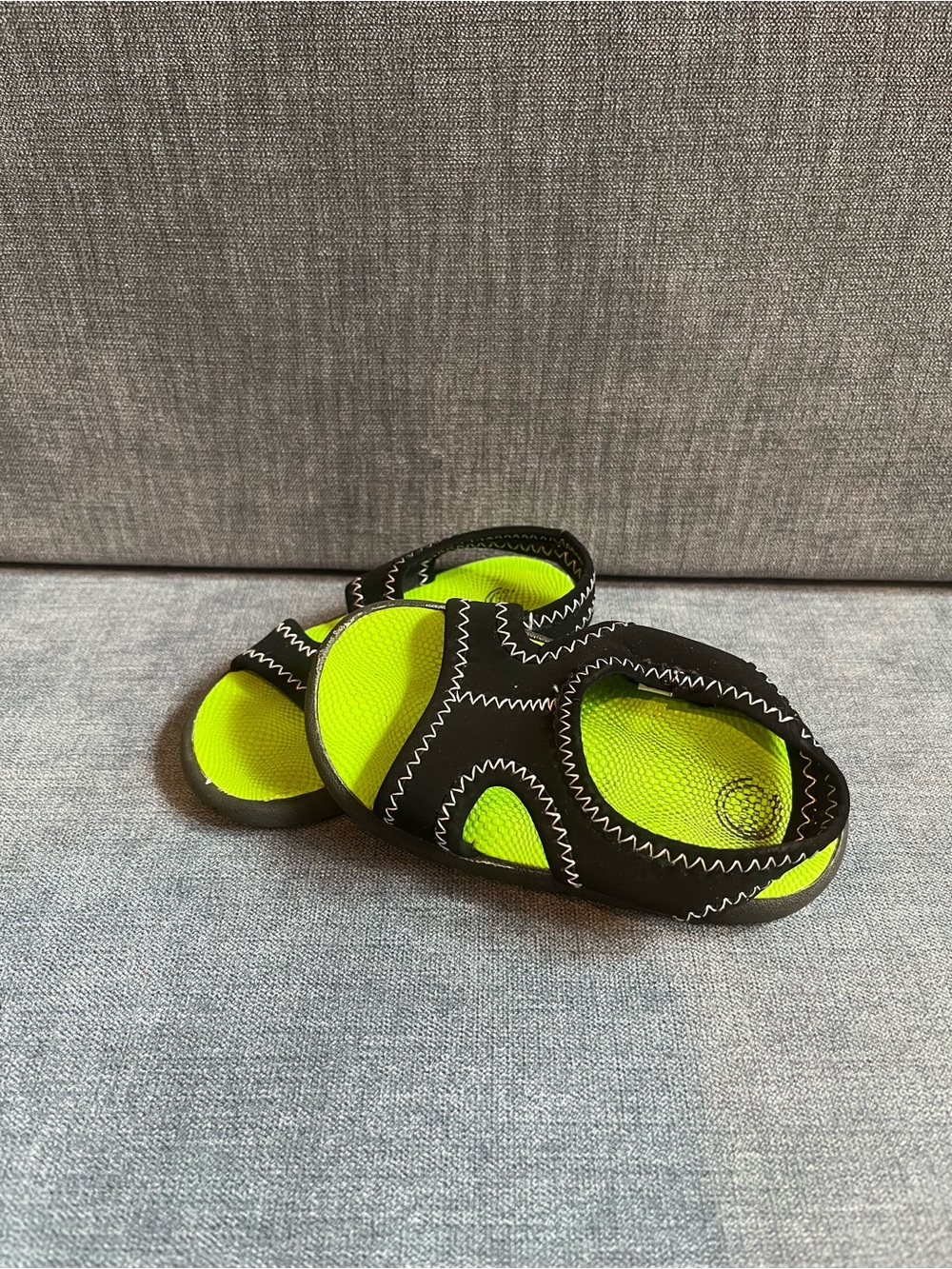 Wonder Nation Toddler Boy’s 5C Sandals